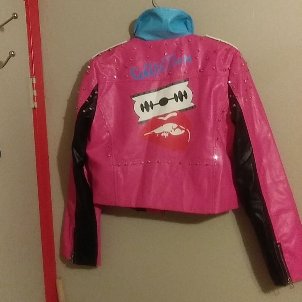 SOLD SHORT Collection Jacket - Picture 4 of 6